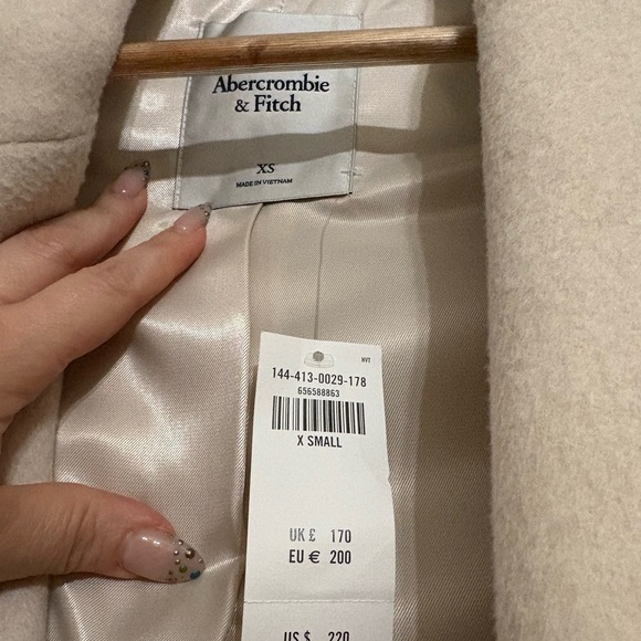 A&F Cream Women's Coat - Picture 2 of 3